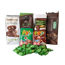 Load image into Gallery viewer, Deluxe Family Munch Box

